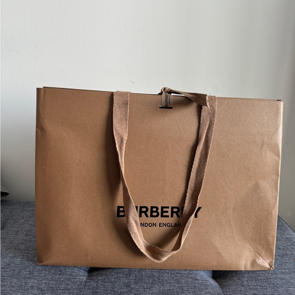 Authentic Burberry bag. - Picture 2 of 2